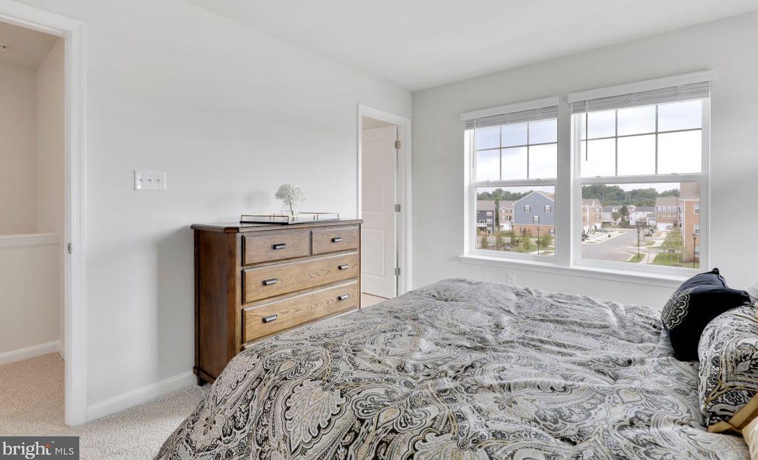 8841 Mimosa Ave, Clinton MD 20735-2641 exterior