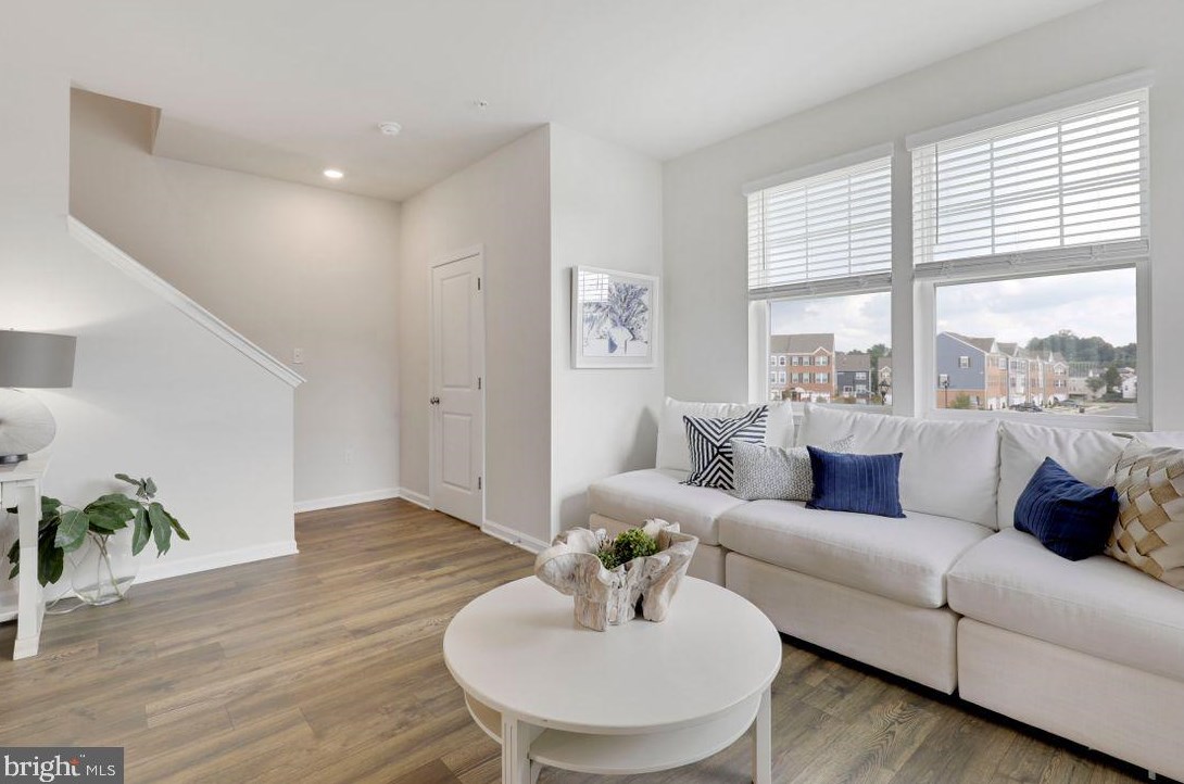 8835 Mimosa Ave, Clinton MD 20735-2642 exterior