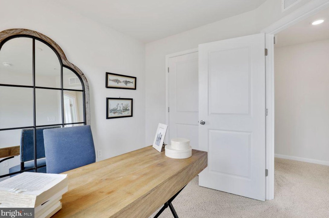 8835 Mimosa Ave, Clinton MD 20735-2642 exterior