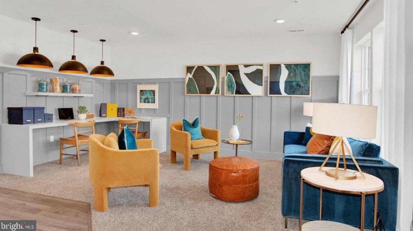 8831 Mimosa Ave, Clinton MD 20735-2648 exterior