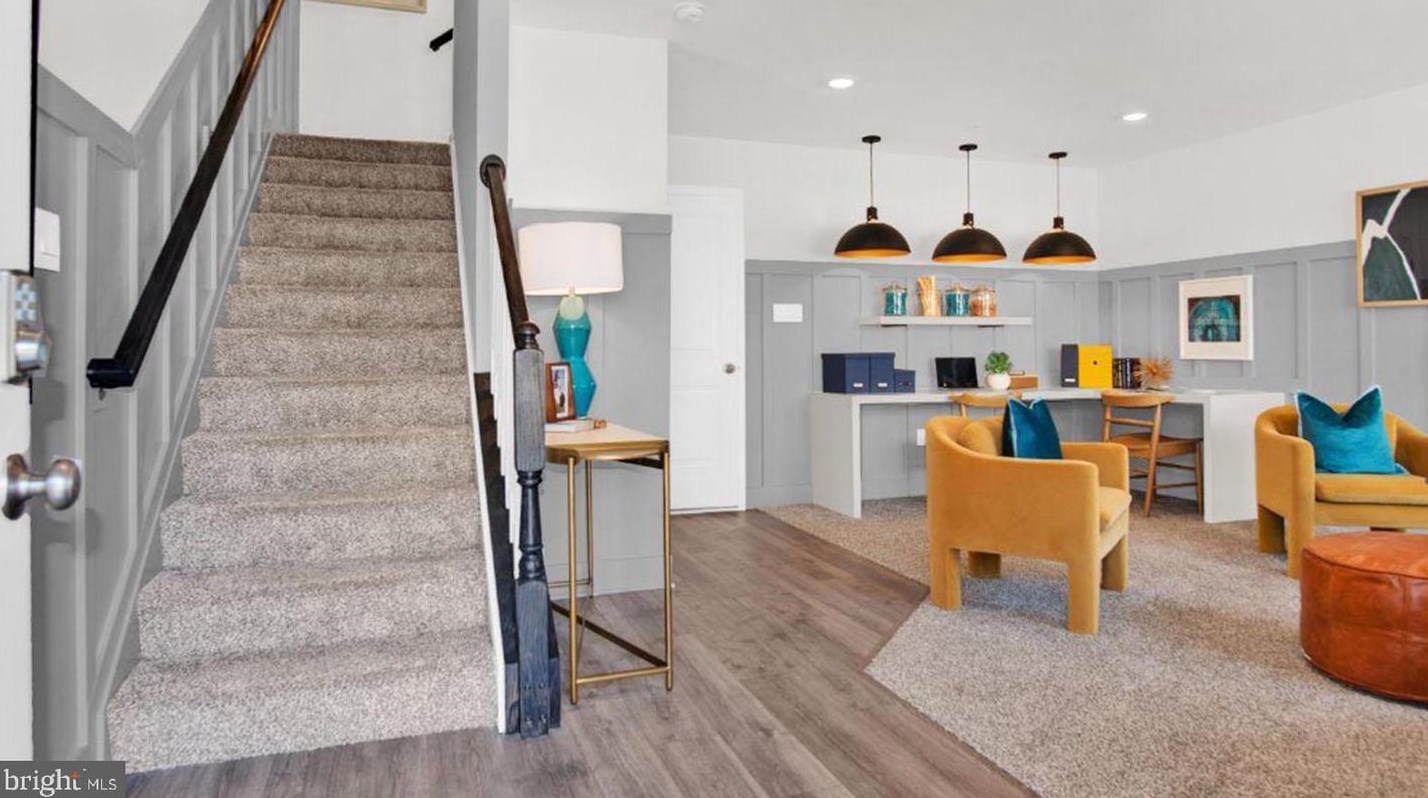 8831 Mimosa Ave, Clinton MD 20735-2648 exterior