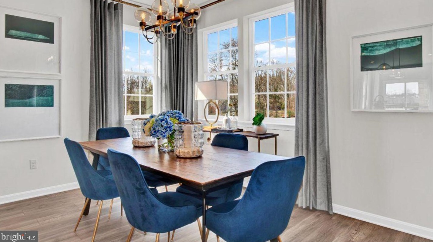 8831 Mimosa Ave, Clinton MD 20735-2648 exterior