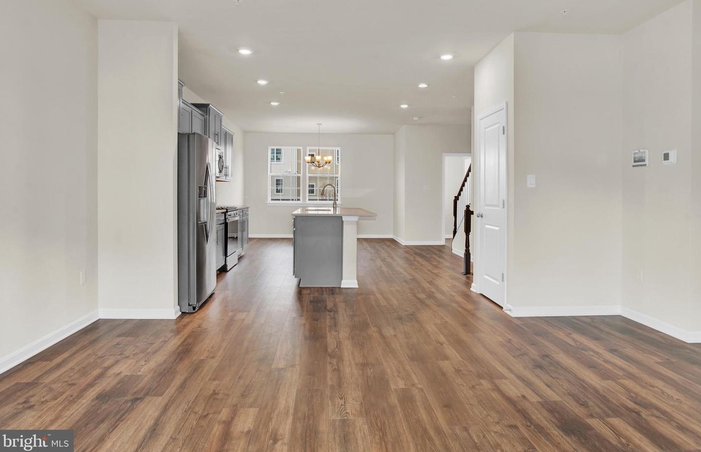 8837 Mimosa Ave, Clinton MD 20735-2642 exterior