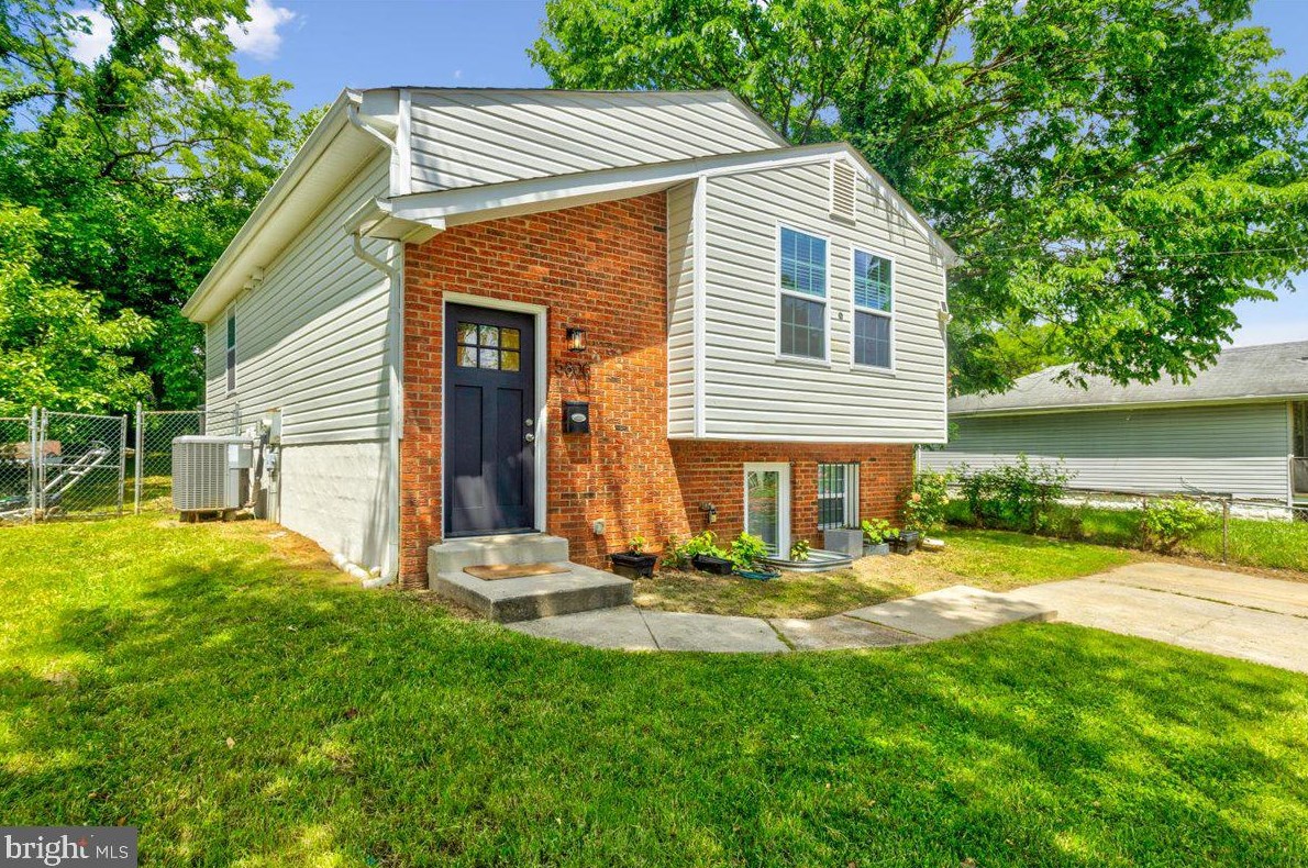 5800 L St, Capitol Heights MD  20743-6516 exterior