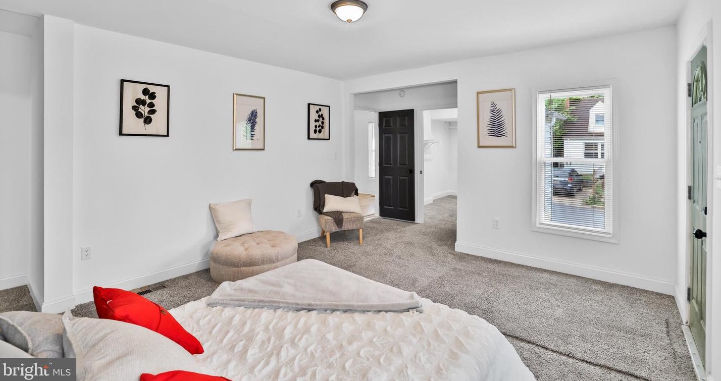 5818 Crown St, Capitol Heights MD 20743-2005 exterior