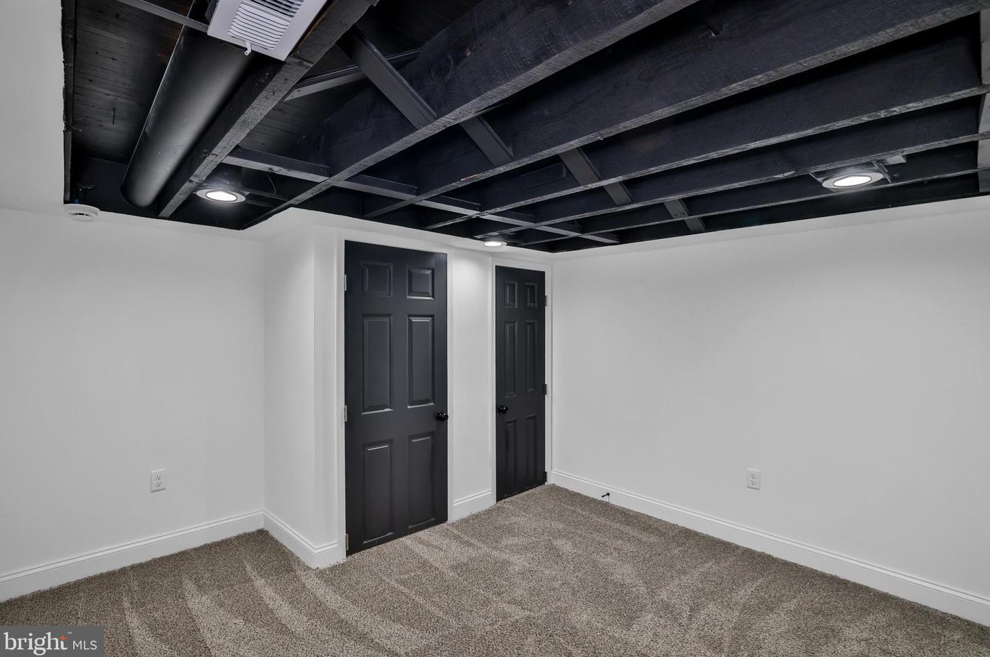 5818 Crown St, Capitol Heights MD 20743-2005 exterior