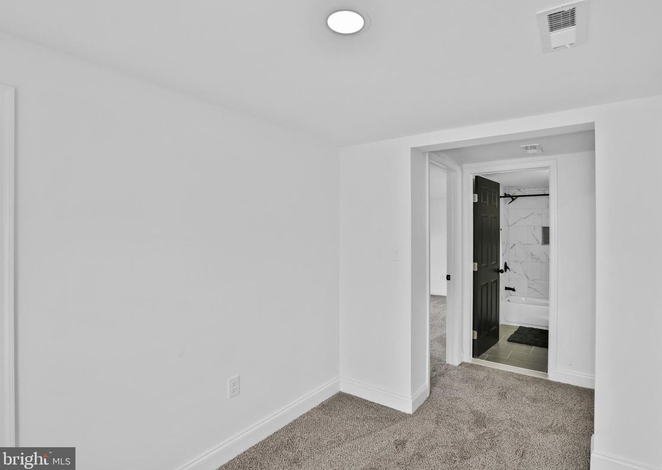 5818 Crown St, Capitol Heights MD 20743-2005 exterior