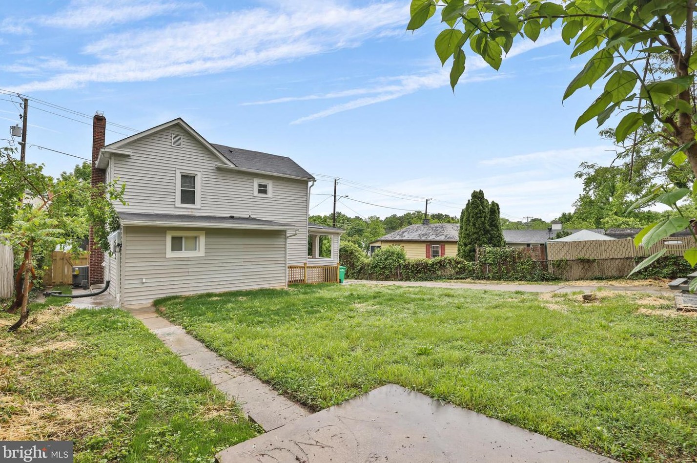 5818 Crown St, Capitol Heights MD 20743-2005 exterior