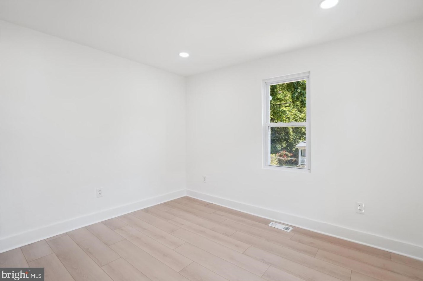 5027 Fable St, Capitol Heights MD 20743-4020 exterior