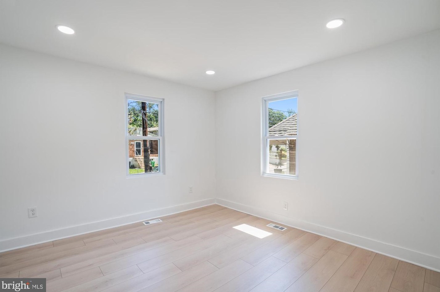 5027 Fable St, Capitol Heights MD 20743-4020 exterior