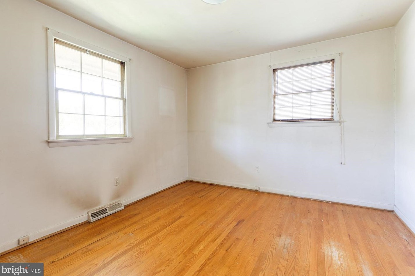 6117 Armor Dr, Clinton MD  20735-3411 exterior