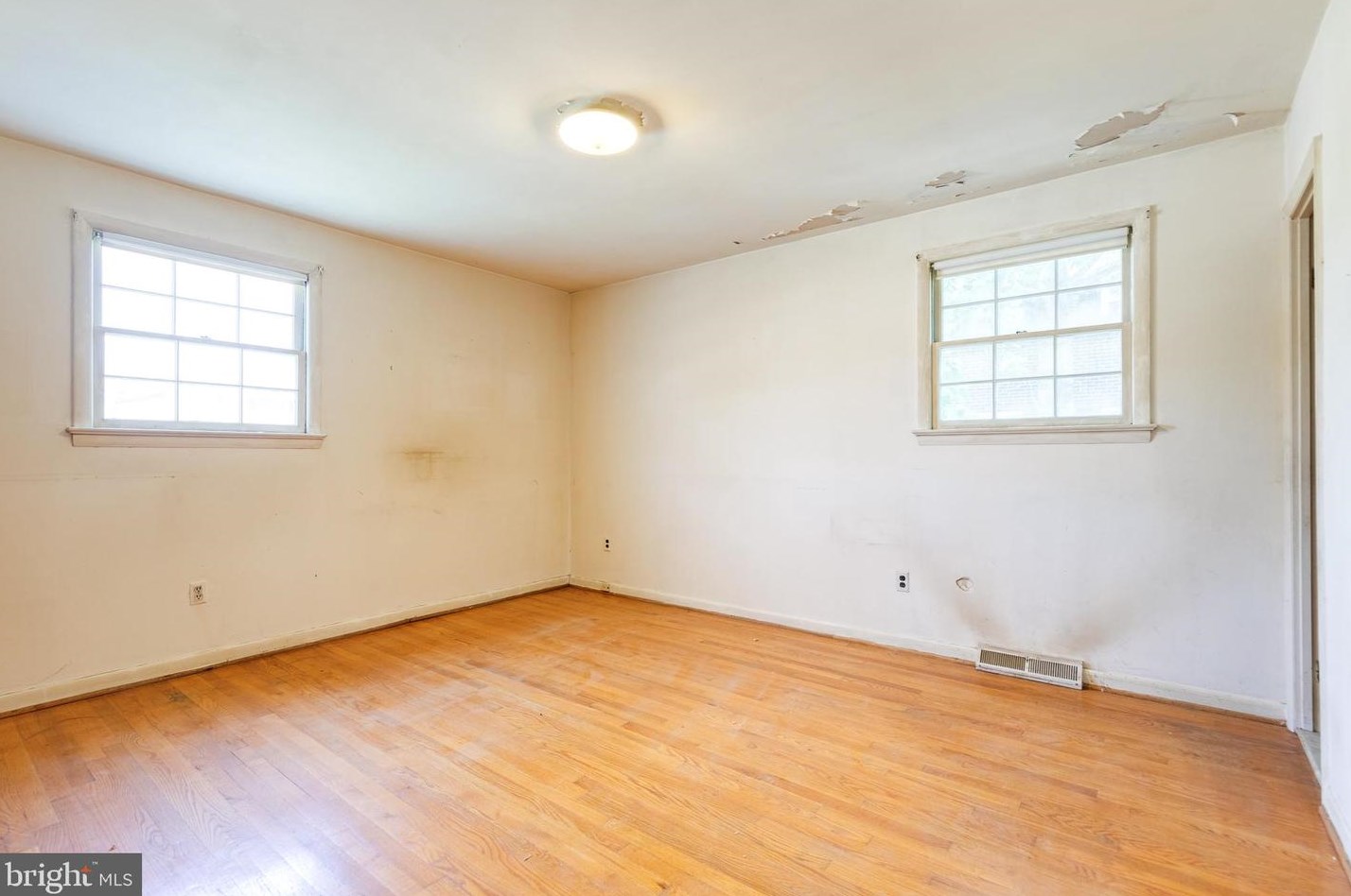 6117 Armor Dr, Clinton MD  20735-3411 exterior