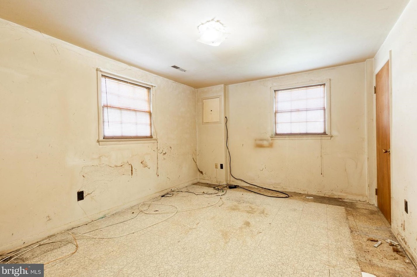 6117 Armor Dr, Clinton MD  20735-3411 exterior