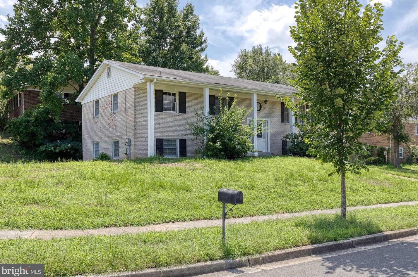 6117 Armor Dr, Clinton MD  20735-3411 exterior