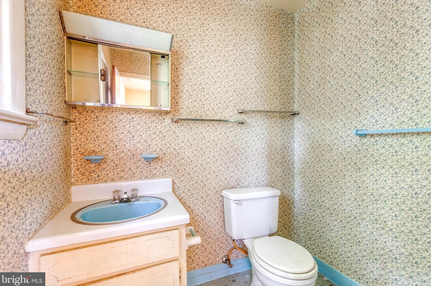 6117 Armor Dr, Clinton MD  20735-3411 exterior