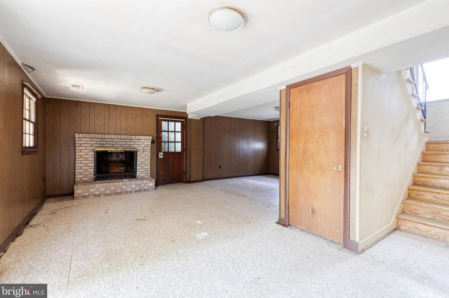 6117 Armor Dr, Clinton MD  20735-3411 exterior