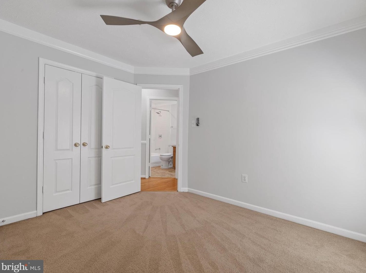 7505 Castle Rock Dr, Clinton MD 20735-1870 exterior