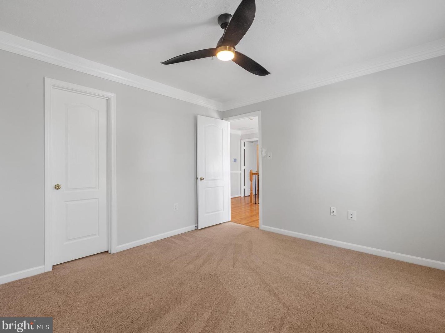 7505 Castle Rock Dr, Clinton MD 20735-1870 exterior