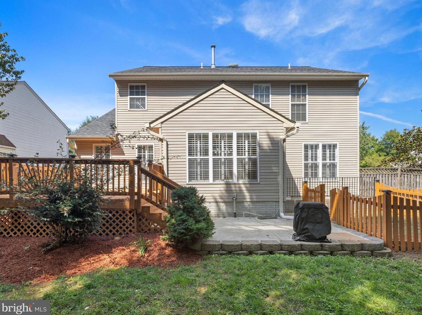 7505 Castle Rock Dr, Clinton MD 20735-1870 exterior