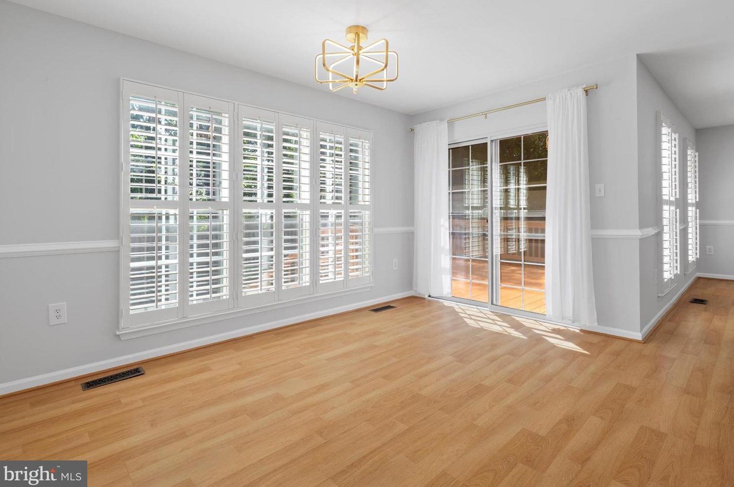 7505 Castle Rock Dr, Clinton MD 20735-1870 exterior