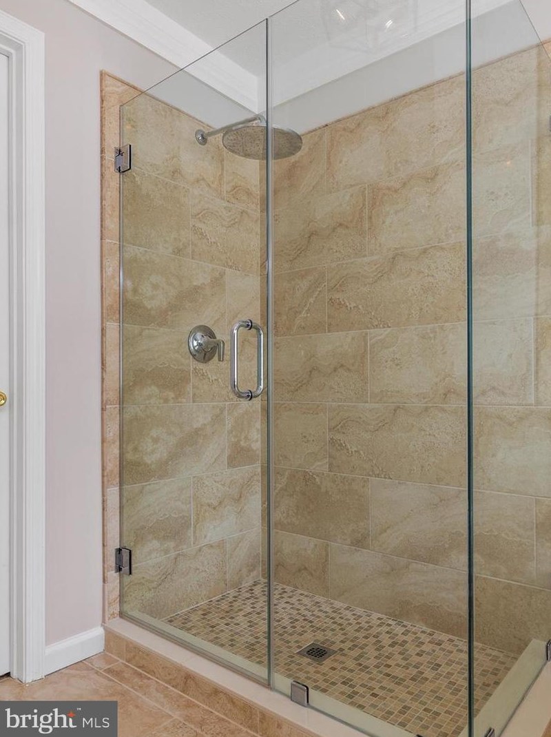 7505 Castle Rock Dr, Clinton MD 20735-1870 exterior