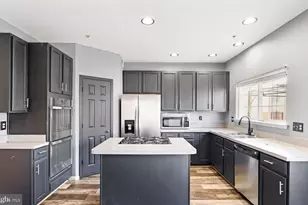 9807 Woodyard Cir, Upper Marlboro, MD 20772 - Photo 9