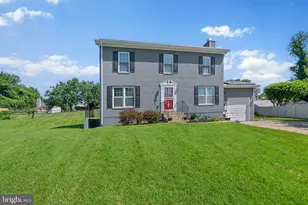 206 Royal Oak Cir, Landover, MD 20785 - Photo 1