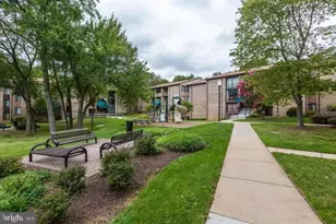 7706 Hanover Pkwy, Greenbelt, MD 20770 - Photo 5