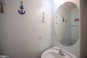 6126 Cedar Post Dr, District Heights, MD 20747 - Photo 9