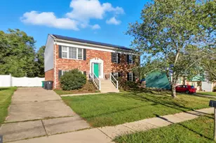 8136 Comet Dr, Fort Washington, MD 20744 - Photo 5