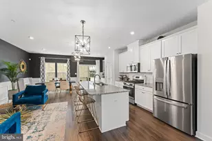 4733 Towne Park Rd, Suitland, MD 20746 - Photo 7