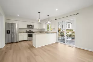 8806 Admiral Dr, Laurel, MD 20708 - Photo 3