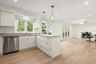 8806 Admiral Dr, Laurel, MD 20708 - Photo 17