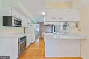 12210 Valerie Ln, Laurel, MD 20708 - Photo 17