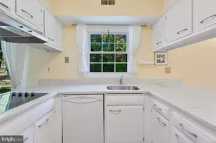 12210 Valerie Ln, Laurel, MD 20708 - Photo 15