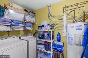 7914 Chapel Cove Dr, Laurel, MD 20707 - Photo 17