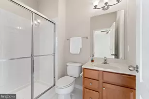 602 Overlook Park Dr, National Harbor, MD 20745 - Photo 37