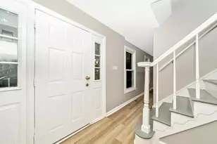 304 Loureiro Ln, Oxon Hill, MD 20745 - Photo 3