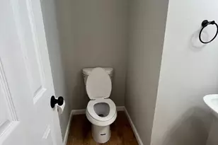 6906 Blue Holly Ct, District Heights, MD 20747 - Photo 9