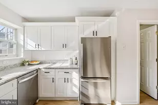 4120 Applegate Ct, Suitland, MD 20746 - Photo 9