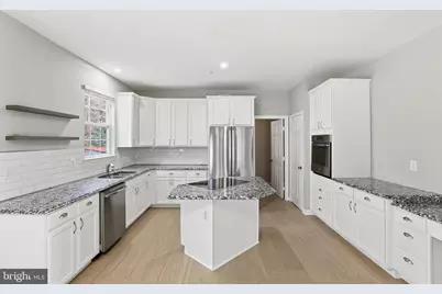 5704 Lyngate Court, Lanham, MD 20706 - Photo 17