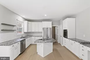 5704 Lyngate Ct, Lanham, MD 20706 - Photo 17