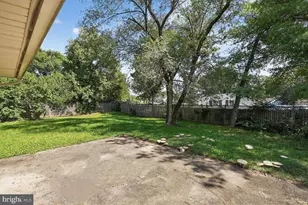 12201 Mt Pleasant Dr, Laurel, MD 20708 - Photo 9