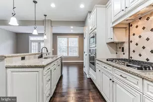 4927 Collingtons Bounty Dr, Bowie, MD 20720 - Photo 3