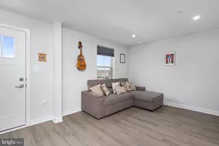 1109 Patuxent Greens Dr, Laurel, MD 20708 - Photo 3