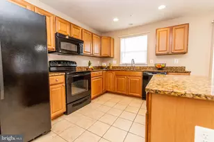 13400 Oaklands Manor Dr, Laurel, MD 20708 - Photo 11