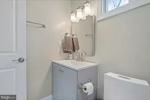 9217 Fowler Ln, Lanham, MD 20706 - Photo 23