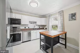 10748 Hollaway Dr, Upper Marlboro, MD 20772 - Photo 11