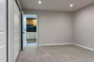 6018 Westchester Park Dr, College Park, MD 20740 - Photo 9