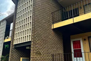 3926 Stone Gate Dr, Suitland, MD 20746 - Photo 3